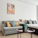 Sanctuary Comfort - Free Parking & Ac דירה
