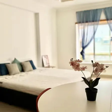 Apartman Sanctuary Comfort - Free Parking & Ac *