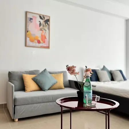 Sanctuary Comfort - Free Parking & Ac شقة