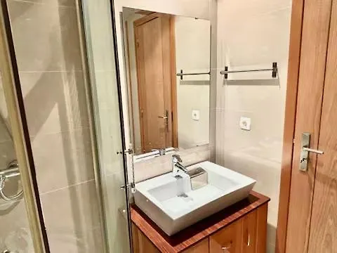 Sanctuary Comfort - Free Parking & Ac Appartement *